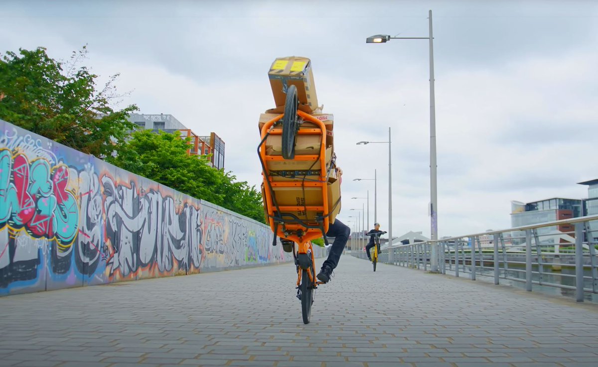 Doing a wheelie with a <a href="/larryvsharry/">Larry vs Harry</a> Bullitt? Yeah sure, why not? 😳
youtu.be/XD2eRIgBgI4
<a href="/danny_macaskill/">Danny MacAskill</a> 
#cargobike
#aliclarkson