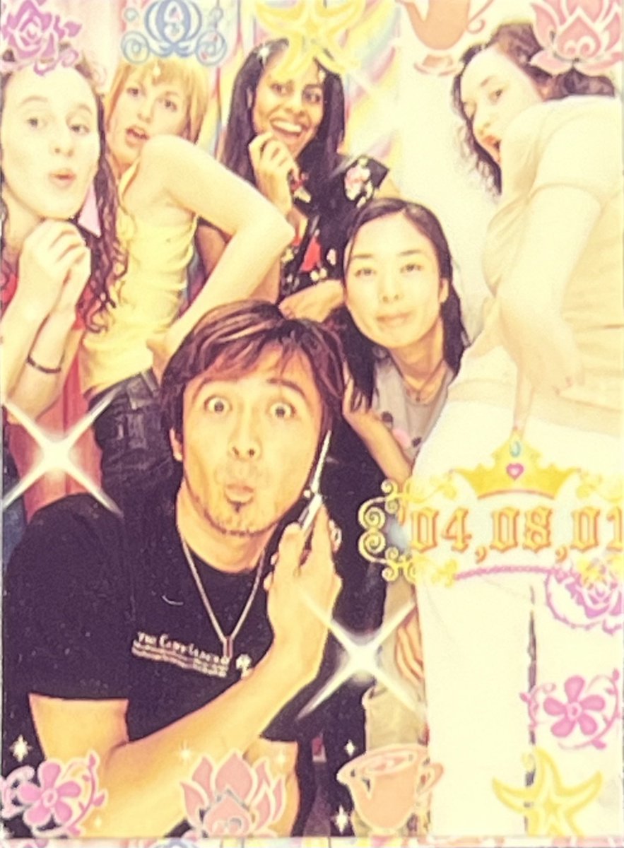 tokumaruoguri's tweet photo. 発掘!18年前のプリクラ🌟
当時の代表たちと。
#コスサミの思い出
#WCS2004 https://t.co/JFEM6jgSYd