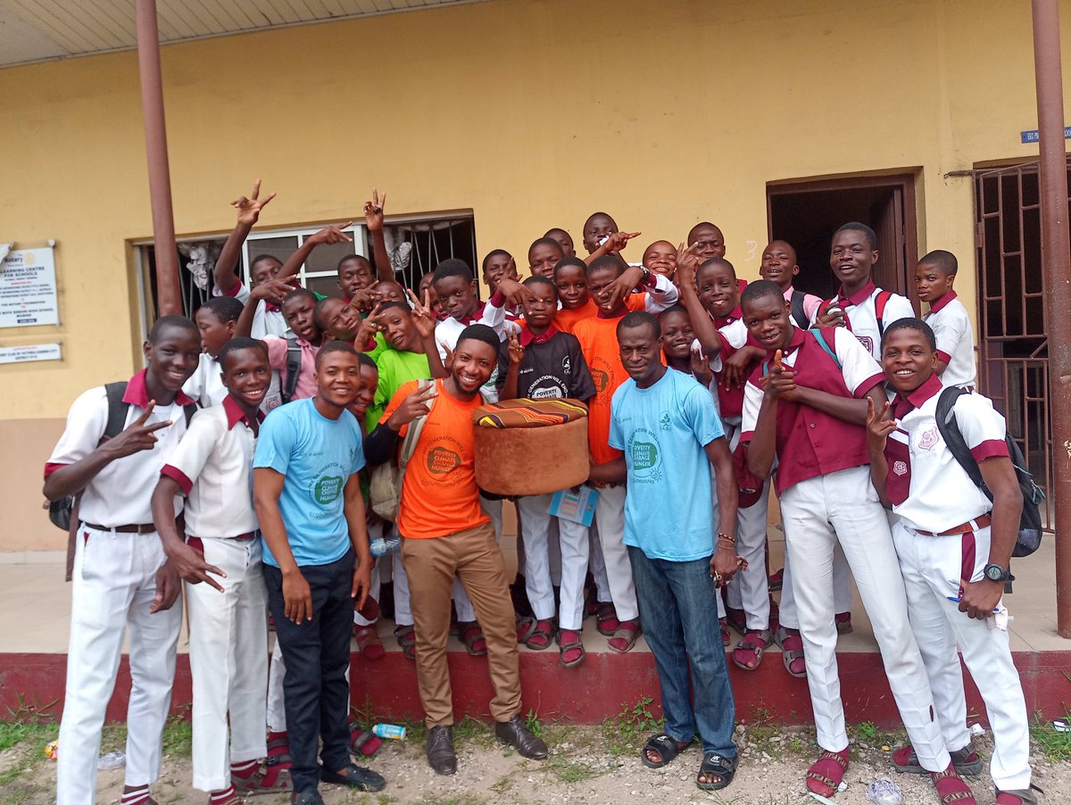 fabenigeria's tweet photo. PET bottles #upcycling to ottomans is a fun way to engage children in upcycling activities. Our #ecoambassadors and #ecocoordinators enjoyed every bit of it during the EcoSchoolsNG project

To learn more about upcycling, visit https://t.co/F1FqWiRFUE https://t.co/YTG4xobLtu