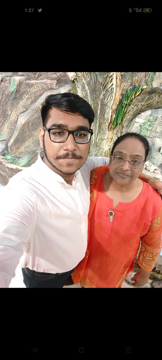 Iwin122's tweet photo. @OPPOCareIN Proud to be a Teacher's son who dedicated her life for us and also for many kids whom she taught for past 37 years From then To Now My mother is very special to me from birth till now and forever her love and care makes us blessed  #Oppocares4mothers #ThenAndNow  @oppo https://t.co/rCxTrMbbdW