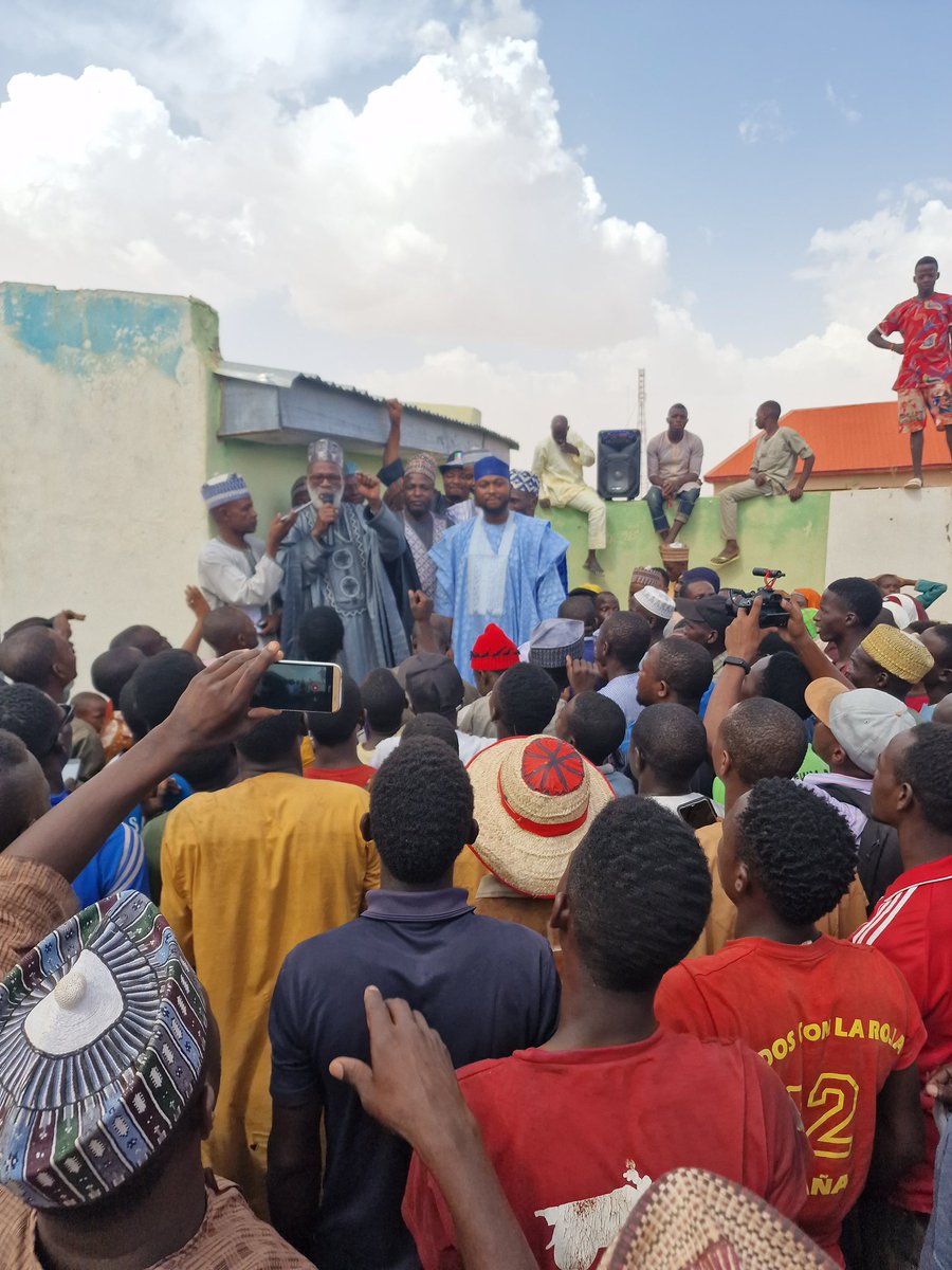 arkazaure's tweet image. I’m 38, youngest cabinet level appointee in the Buhari Administration, degrees in Engineering/Economics, 15 years at General Electric working in 20 countries and I’m vying to be the next Governor of Jigawa (APC). This is for all young people that will be encouraged to participate