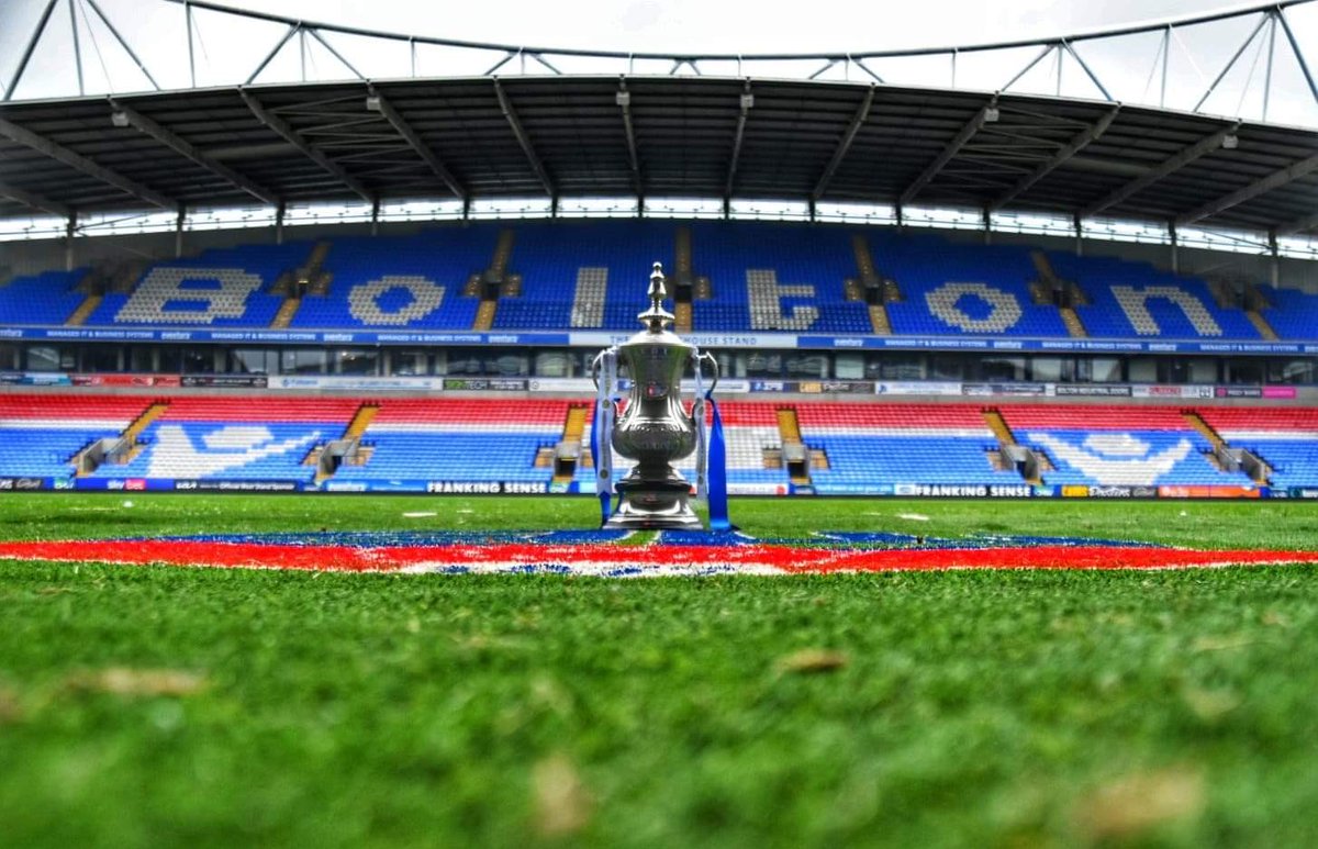 Place2placeFC's tweet photo. photos coming in from #BWDay @PAPYRUS_tweets @stateofmindsprt @statesidefoods
Our teams play every Thursโฆ.. not here but 5 a side. We use the analogy of the 5 a side to give people 4/5 people in your corner if your facing a tough time.
We also play in stadiums now and again https://t.co/rEJs9dXzOo