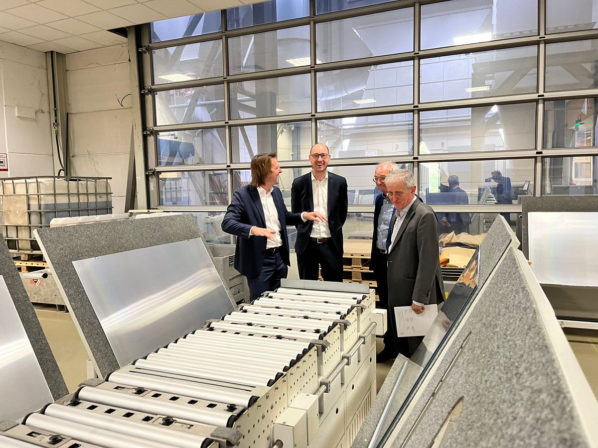 Achter de schermen bij het Gentse Graphius. Hét bewijs dat printen en drukken wel degelijk duurzaam en milieubewust kunnen! Chapeau voor al jullie inspanningen, een voorbeeld voor velen.

<a href="/GraphiusGroup/">Graphius</a> <a href="/CDenV_Gent/">CD&V Gent</a>