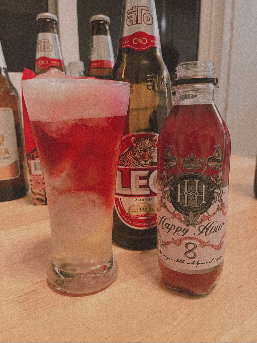 Justmomentplsss's tweet photo. LEO Rosé ก็มาาาว่ะ ดีย์อยู่นะว่าไป
ช่วงเวลาแห่งความสุข Happy Hour ….🍻

#ดื่มแล้วเคลิ้ม https://t.co/vxFqvRpIcR