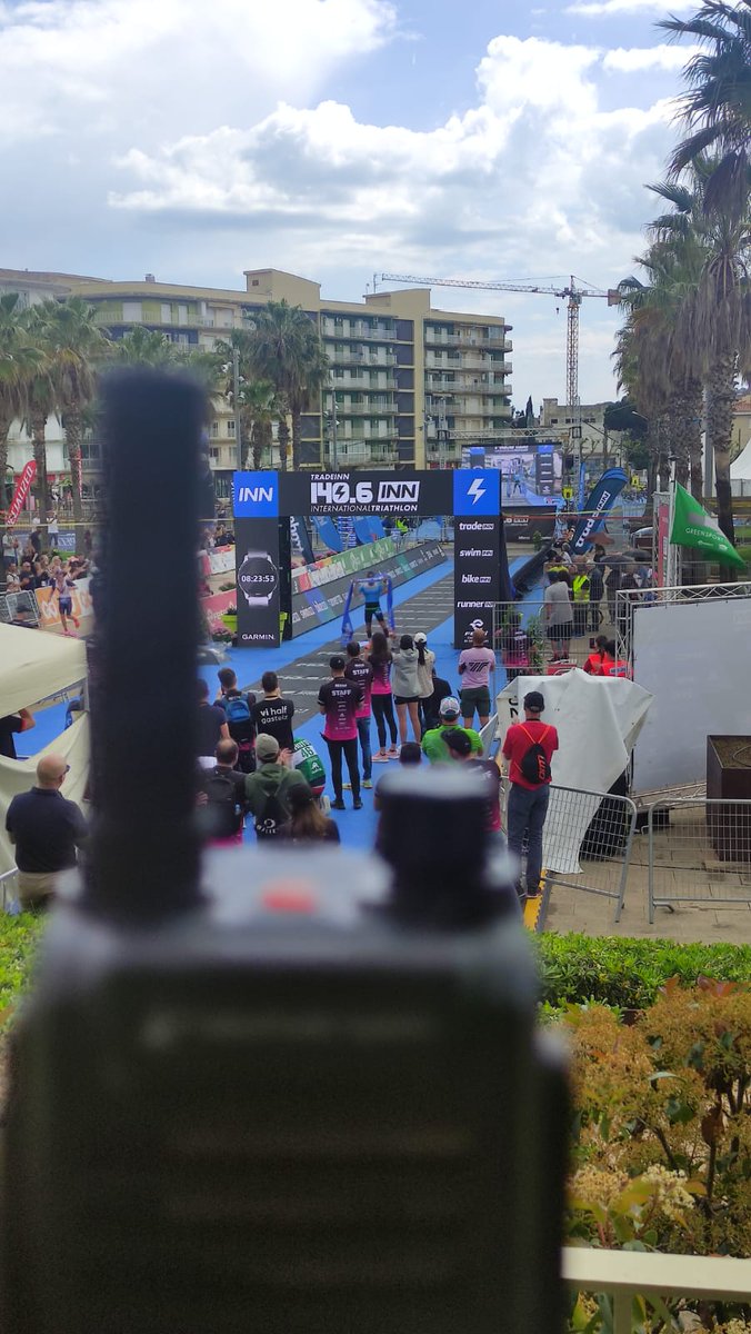GlobalRadioGRS's tweet photo. Este pasado fin de semana hemos desplegado 50 dispositivos #ModeloF2 para cubrir el Campeonato de España de Triatlón de larga distancia que se celebraba en Platja d´Aro, Girona.
@TRIATLONSP
#Radiocomunicaciones #Triatlón #ModeloF2 #Platjad´Aro #Girona #EventosDeportivos https://t.co/CxyairdPe0