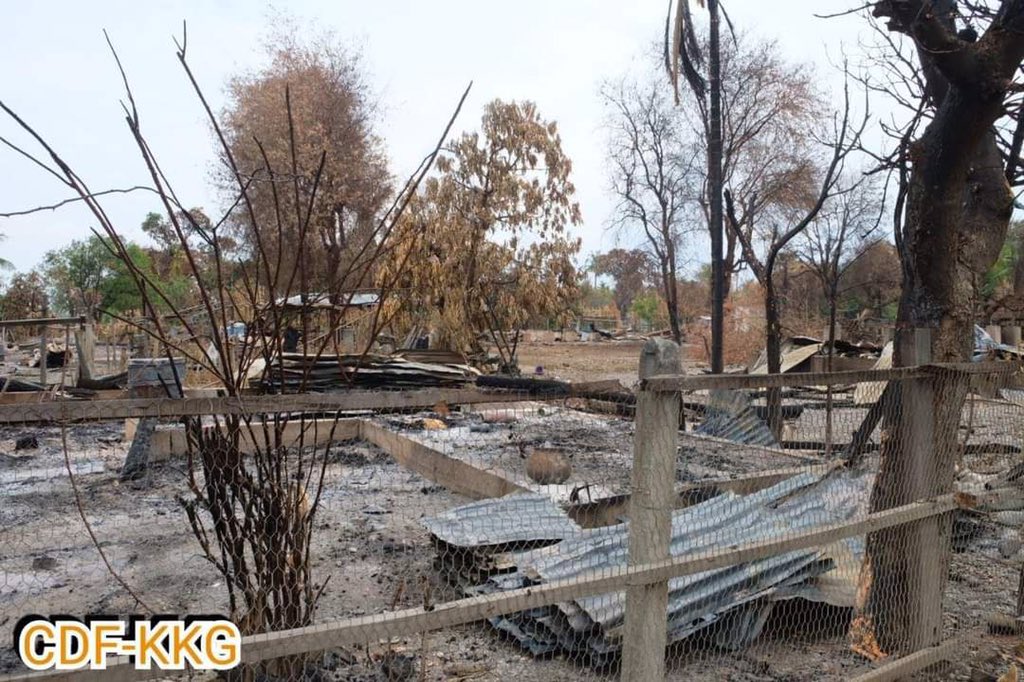 mtina2613's tweet photo. CDF-KKG stated that 106 residential properties and 11 granary were burnt down until ashes by SAC troops and PyuSawHtee following the clashes in southern Kale tsp. Over 7000 residents had to flee. #2022May10Coup #WarCrimesOfJunta #WhatsHappeningInMyanmar https://t.co/esMgaJUDlR