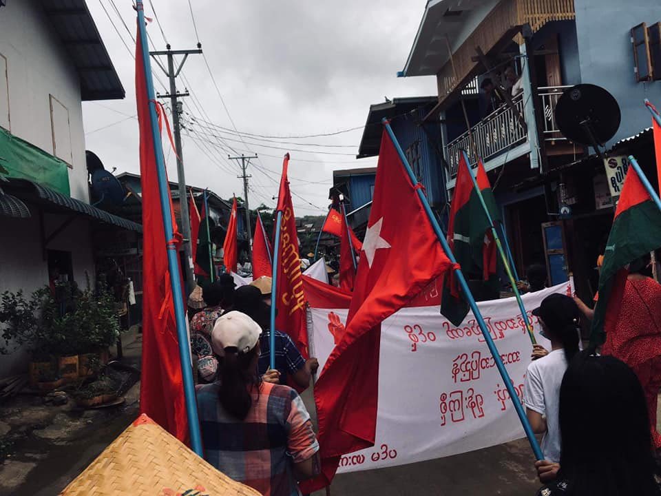 mtina2613's tweet photo. Multi-ethnic groups from Phakant rallied and took a stride with their great momentum to voice out their strong opposition towards military dictatorship.   #2022May10Coup #WarCrimesOfJunta #WhatsHappeningInMyanmar https://t.co/CPcV8MAJ6f