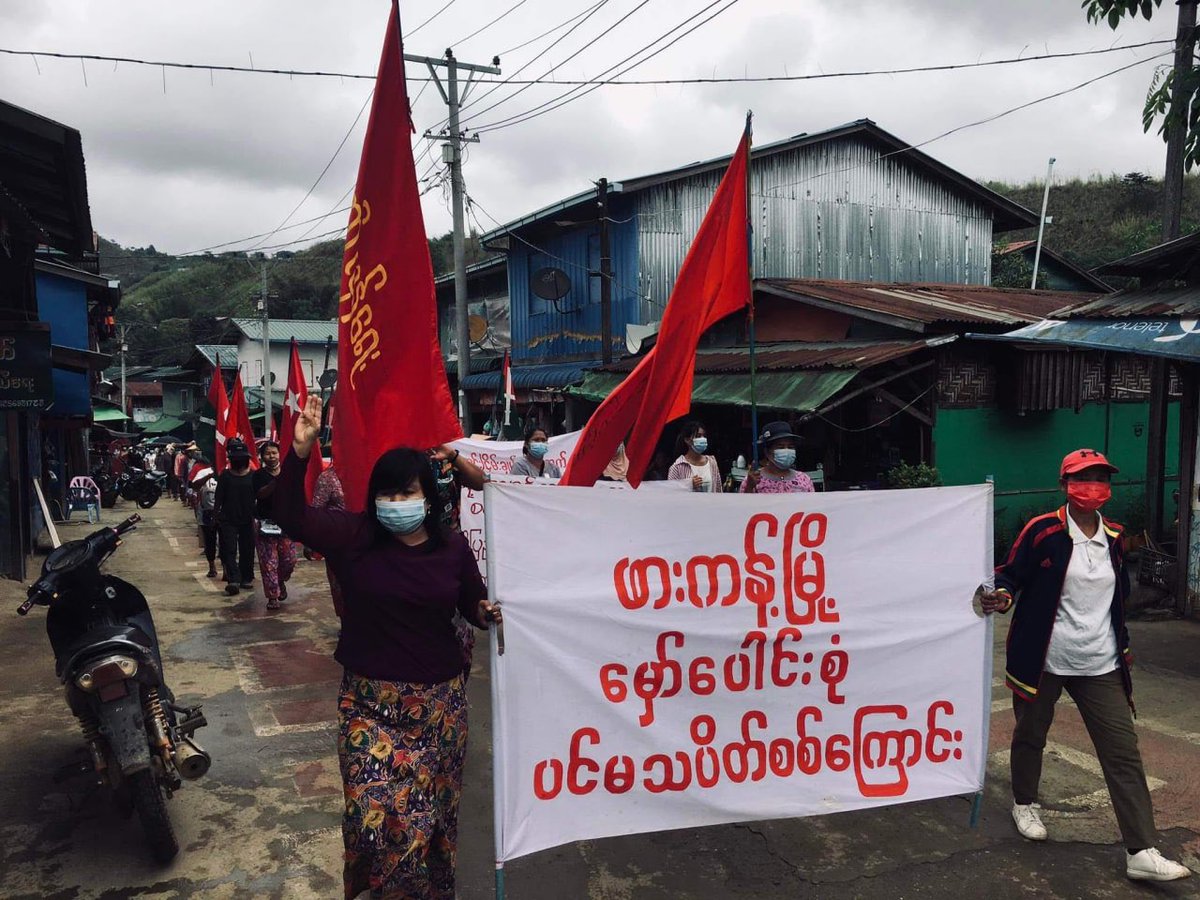 mtina2613's tweet photo. Multi-ethnic groups from Phakant rallied and took a stride with their great momentum to voice out their strong opposition towards military dictatorship.   #2022May10Coup #WarCrimesOfJunta #WhatsHappeningInMyanmar https://t.co/CPcV8MAJ6f
