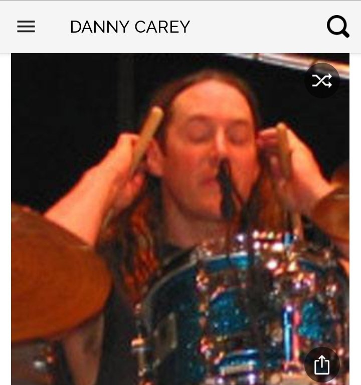 Happy birthday to this great drummer.  Happy birthday to Danny Carey 