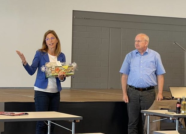Sabine_Baetzing's tweet photo. Das war ein konstruktiver Austausch beim #VSBB über gemeinsame Herausforderungen bspw. in Geflüchtetenaufnahme. Es gab Dank für die frühzeitige, finanzielle Unterstützung der Kommunen iHv 20 Mio €, sowie Anregungen zu #Windkraft und Hinweise #Kinderbetreuung bei Geflüchteten. https://t.co/Wl7MPvYD2P