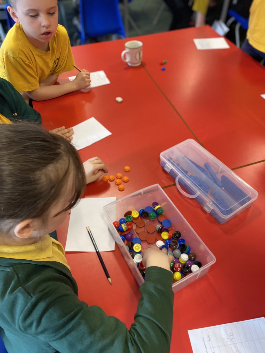 firsprimarysale's tweet image. #Y4NL have been estimating the weight, length, units and capacity of objects. #mathsfirs #guesswork #estimate