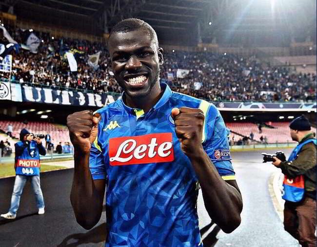 FrankKhalidUK's tweet photo. Wanted to ask your thoughts on Kalidou Koulibaly coming to Chelsea, would he be the perfect replacement for Antonio Rudiger? https://t.co/KetVU3iFmG