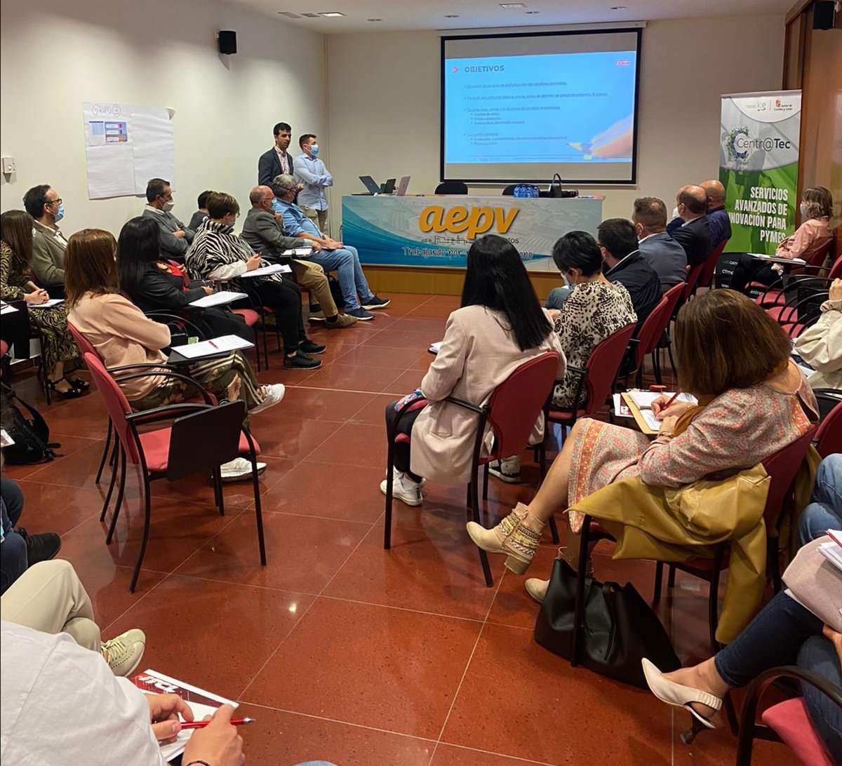 _ITCL's tweet photo. Diego Martínez nos cuenta como podemos gestionar el control de la #producción y la mejora de calidad con la #captura de datos en #inyectoras.
#centratec #economiacircular #plastico @AEPVBurgos @empresasjcyl https://t.co/Atxg9bsvqg