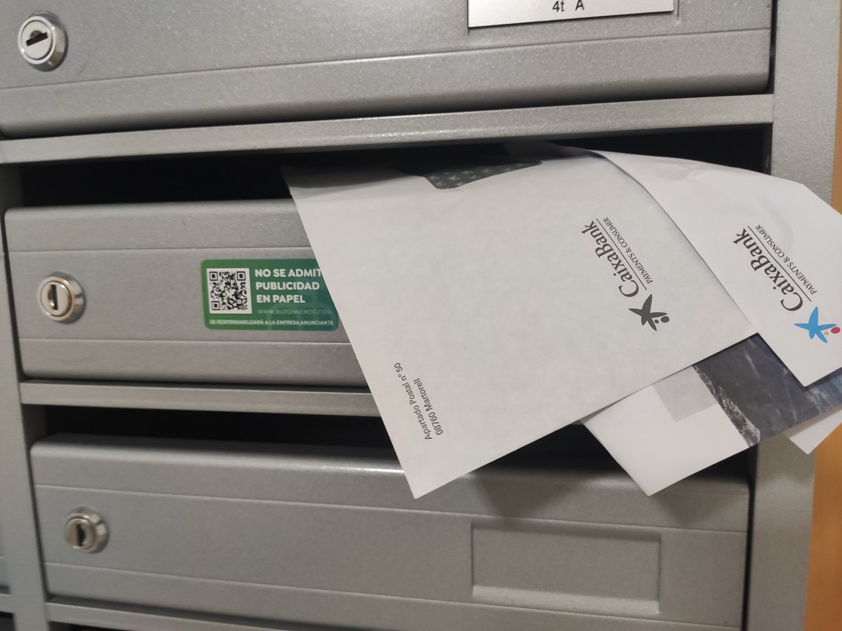 BuzonVerde's tweet photo. @caixabank nos dice q hay 2 maneras de evitar su publicidad de papel 📭

1) Desde tu web de Caixabank > Mailbox > Correspondencia > Menú superior > Deja de recibir correspondencia en papel

2) Acudiendo a una oficina y decir que no quieres recibir más publicidad en tu buzón https://t.co/AXKlIysbu3