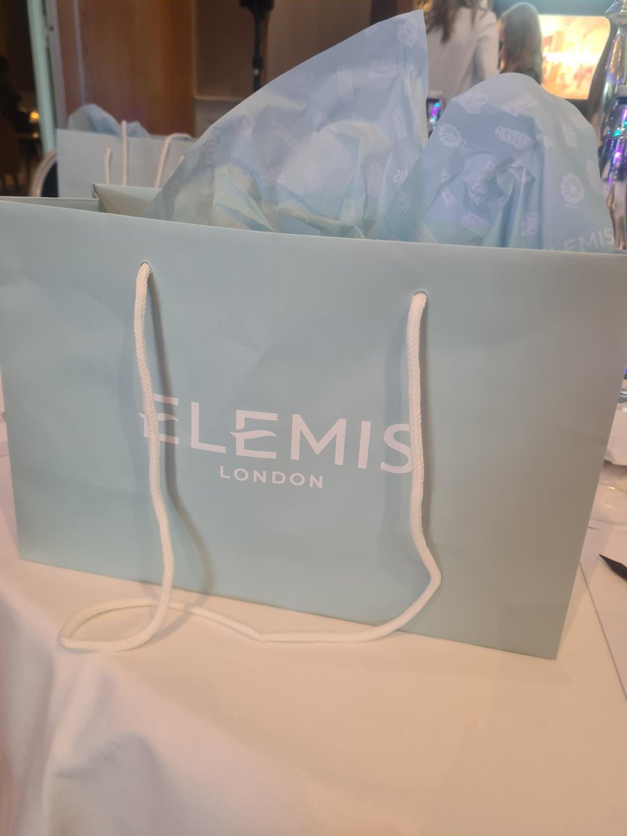 MayoCollegeFET's tweet photo. A huge thank you to Peigin Crowley, Anita Murray and Fiona Collins of the @spa_irish for organising another amazing conference. Our Beauty Therapy Coordinator, Sinead Hunt, was delighted to attend and participate in this event. https://t.co/uR8oZJWAH4