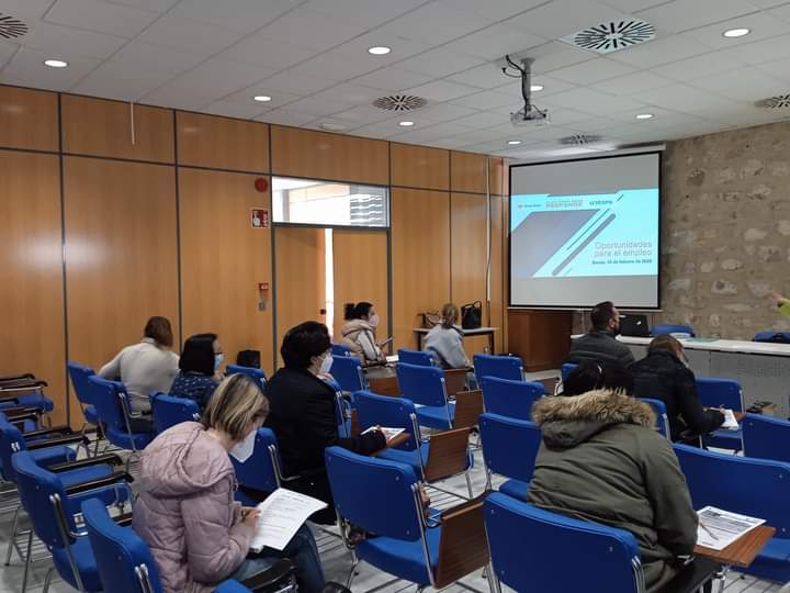 crejaen's tweet photo. Cerca de 500 personas en toda la provincia están participando en diferentes iniciativas que se vienen desarrollando con el objetivo mejorar su empleabilidad.
Si quieres que te acompañemos en tu camino hacia el empleo, ponte en contacto con nosotros: respondejaenempleo@cruzroja.es https://t.co/Z9185pBfxO