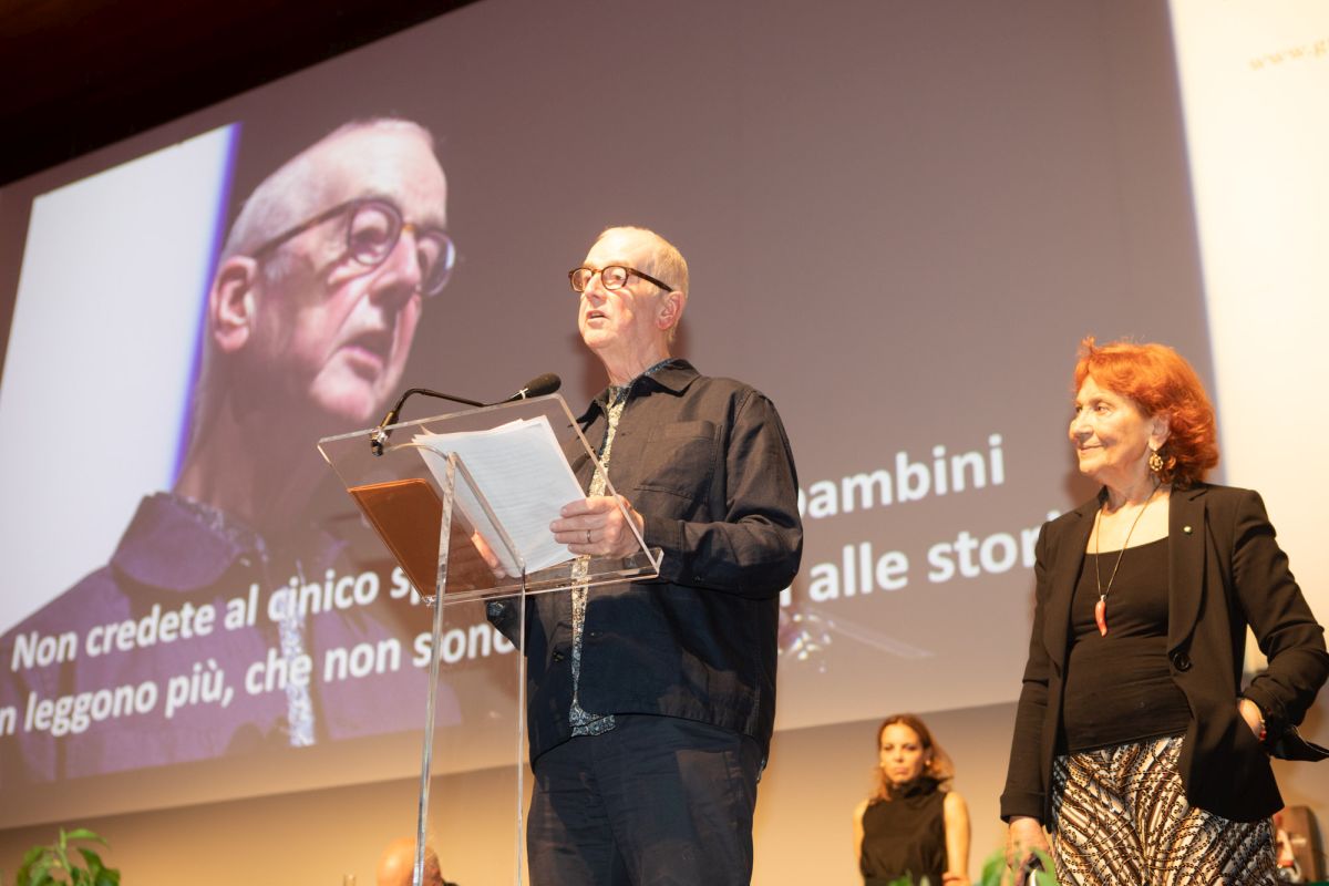 davidjalmond's tweet photo. I received the Nonino International Prize in Udine at the weekend. This is the first time the prize has been awarded to a writer for children, and the first time to a writer from the UK. Previous winners include Ismail Kadare,Chinua Achebe,VS Naipaul and Chimamanda Ngozi Adichie. https://t.co/0qbU0pj91L