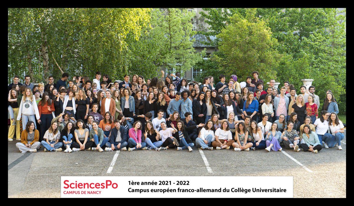 SCPO_Nancy's tweet photo. La période des examens est idéales pour avoir quasiment tout le monde sur les photos de promotion ! Mais l'expérience n'est pas finie : d'ici à fin mai, procès fictif, concert, journée BDA, Gala, défilé de mode, 24h de Stan vont s'enchainer pour finir sur les Collégiades ! https://t.co/Ef7G26tCYN