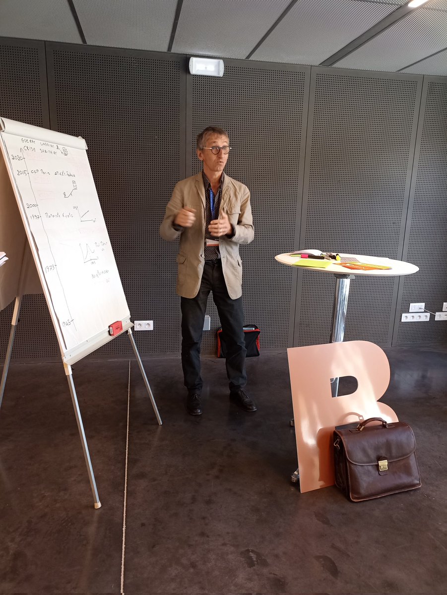 Univ_Savoie's tweet photo. ☑️ En direct du #HubIndus pour suivre la présentation des laboratoires #SYMME, #LOCIE et #LISTIC à destination d'acteurs sociaux-économiques du territoire 🗻 et les échanges qui en découlent. #recherche #valorisation https://t.co/ea3assKoyj