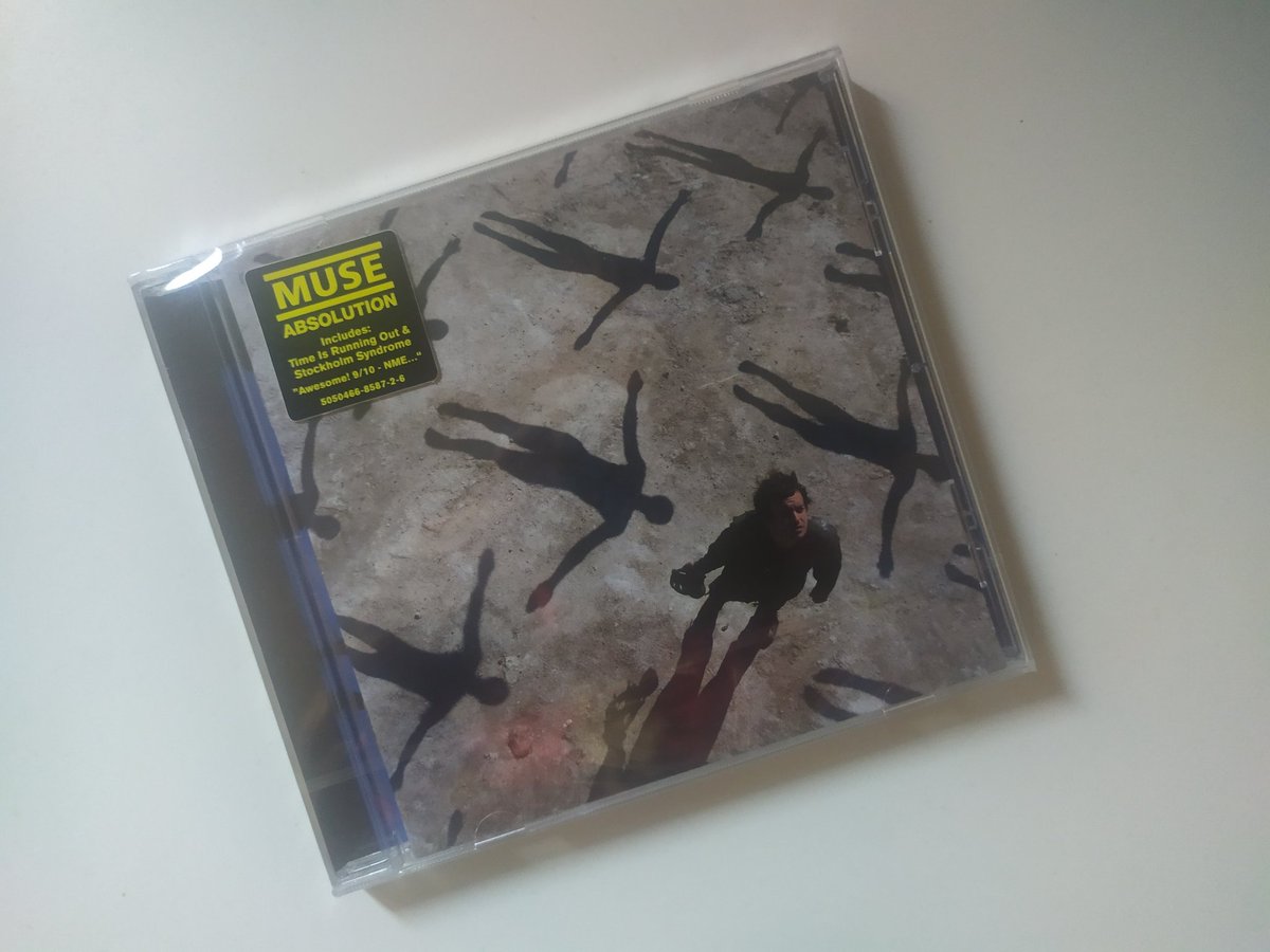 SantiSerranoSed's tweet photo. 2003, @muse sacan #absolution y menudo trallazo de disco sacaron. Empieza con #apocalypseplease para luego darnos el hitazo #timeisrunningout , la envolvente #singforabsolution y luego ese misil llamado #stockholmsyndrome tampoco se queda atrás #hysteria y también merece la pena+ https://t.co/bqcxn0H17z