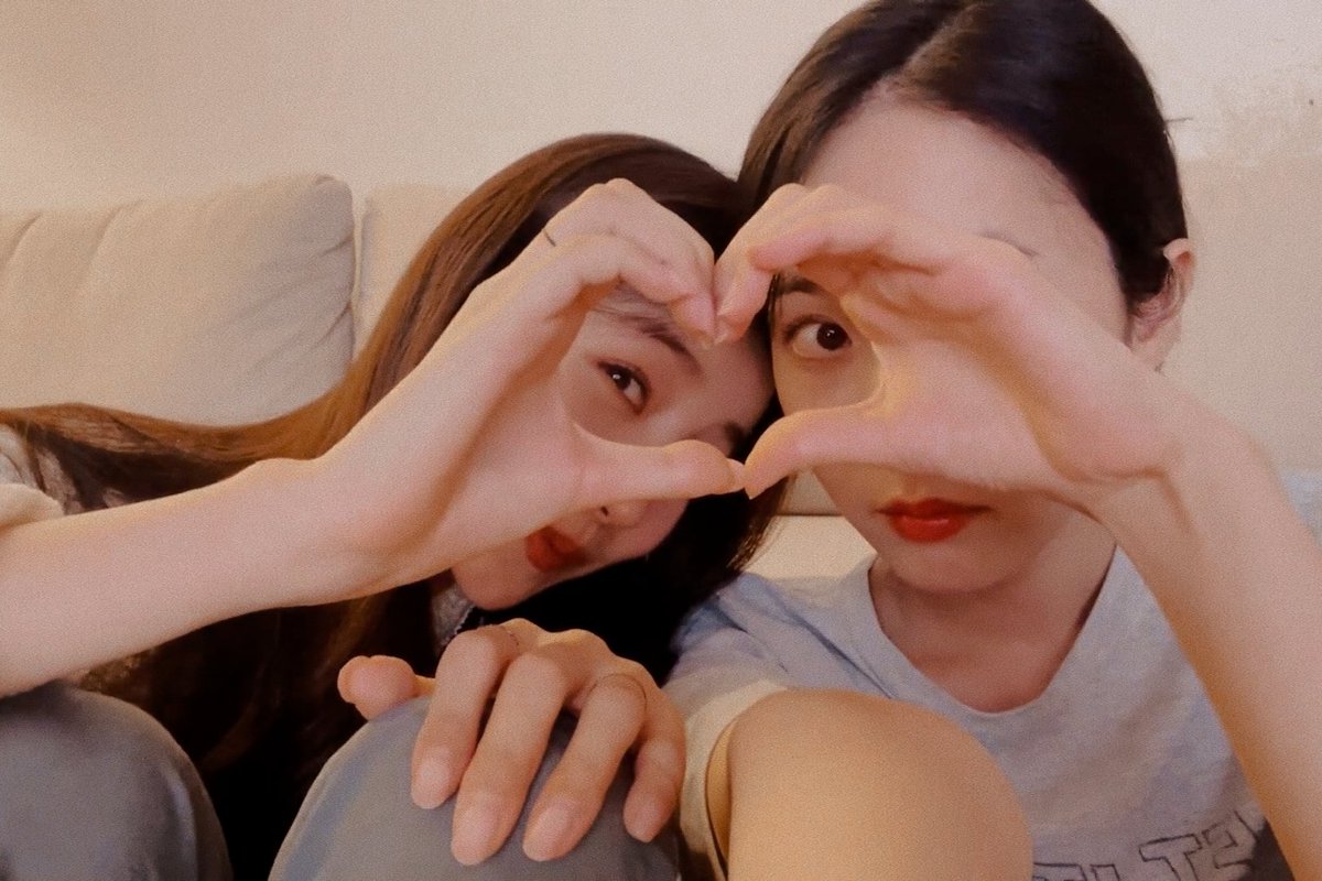 voosthl's tweet photo. โฅโ ๐ฅป '๋๋ฃจ์๋ฐฉ' Sowon Vlive with Sinb ๊.๐ฃ ฬธ 1
#์ฌ์์น๊ตฌ #SOWON #SINB #WONB https://t.co/VMoiTgxgiv