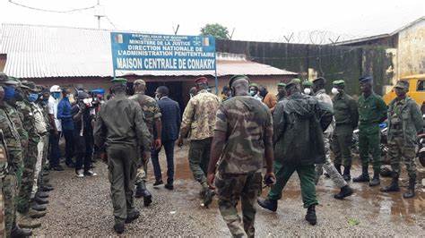 Le personnel pénitencier en grève...
Cliquez sur le lien pour en savoir plus:
bloggeurs.com/detail/1041