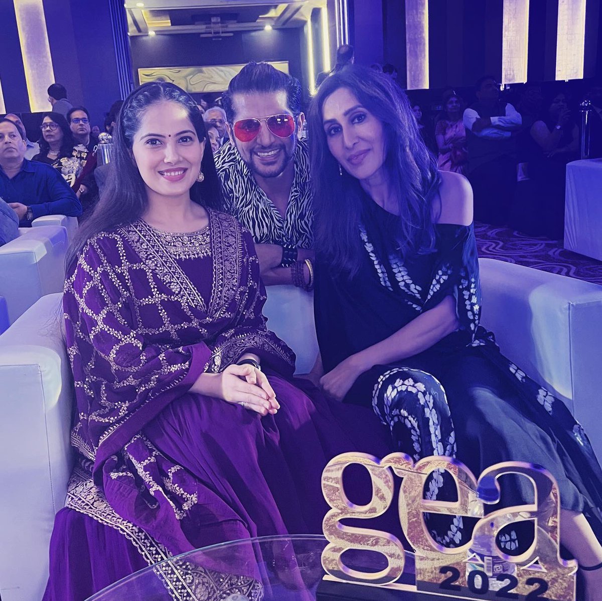 KVBohra's tweet photo. This is such an honour, receiving the #globalexcellenceaward for #bestrealityicon for #lockupp by my fav @AnupamPKher sir, & so proud of my darling wife @bombaysunshine for receiving the #supermomaward
Sweets ur simply the best#karanvirbohra #teejaysidhu #jayakishori @Shaheer_S https://t.co/48c6l0dRc0