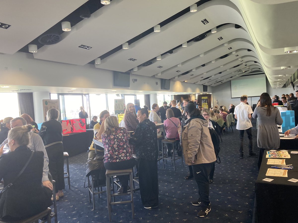 Intern2WorkLiv's tweet photo. Reverse Jobs Fair has commenced 🙌 https://t.co/jeIpouIf9O