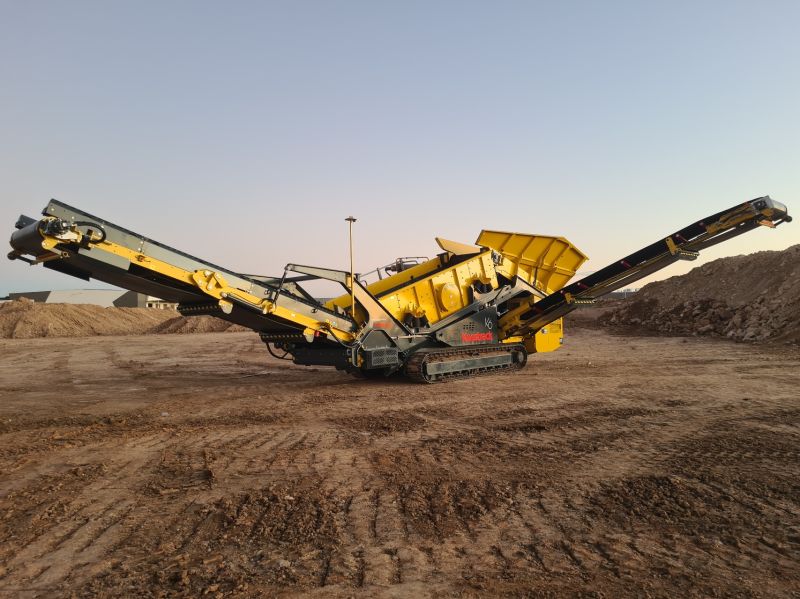 Screenmasters3's tweet photo. The original and the best scalper on the market, the Keestrack K6! Sold & Delivered ๐คฉ
With more Keestrack crushers, screens & stackers in stock, call Screenmasters 1800 571 464 to secure now!
#screening #scalpingscreen #screen #crushingandscreening #theoriginal https://t.co/0SZk2GwcL8