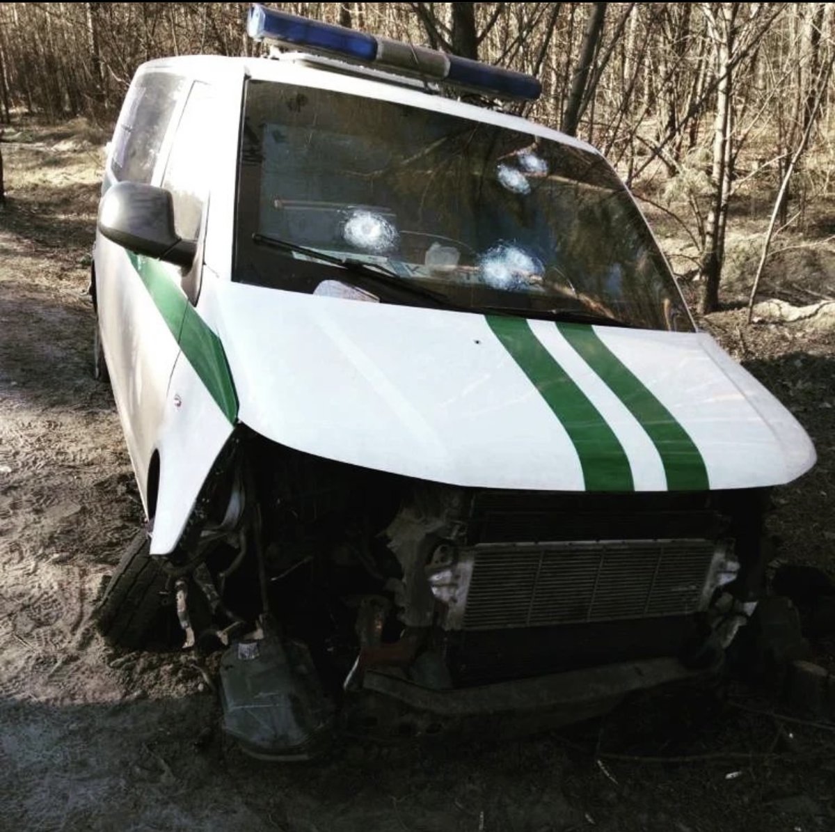 ChildrenofWar6's tweet photo. Protect whatever it takes
The Ukrainian Ibox Bank handed over armored cash-in-transit vehicles to the needs of the Armed Forces of Ukraine. One of them was shot during the evacuation of children from Irpen. All passengers survived.

Make donation: https://t.co/s5qxovIYol
#charity https://t.co/rtSdjPtqtv