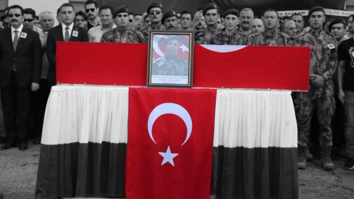 Mustafad046's tweet photo. Unutursak, tabutumuz yerde kalsın...

Şehit Emniyet Müdürü Tufan Kansuva🇹🇷 
#Mardin #MardinÖzelHarekat https://t.co/07vnjPyCL1