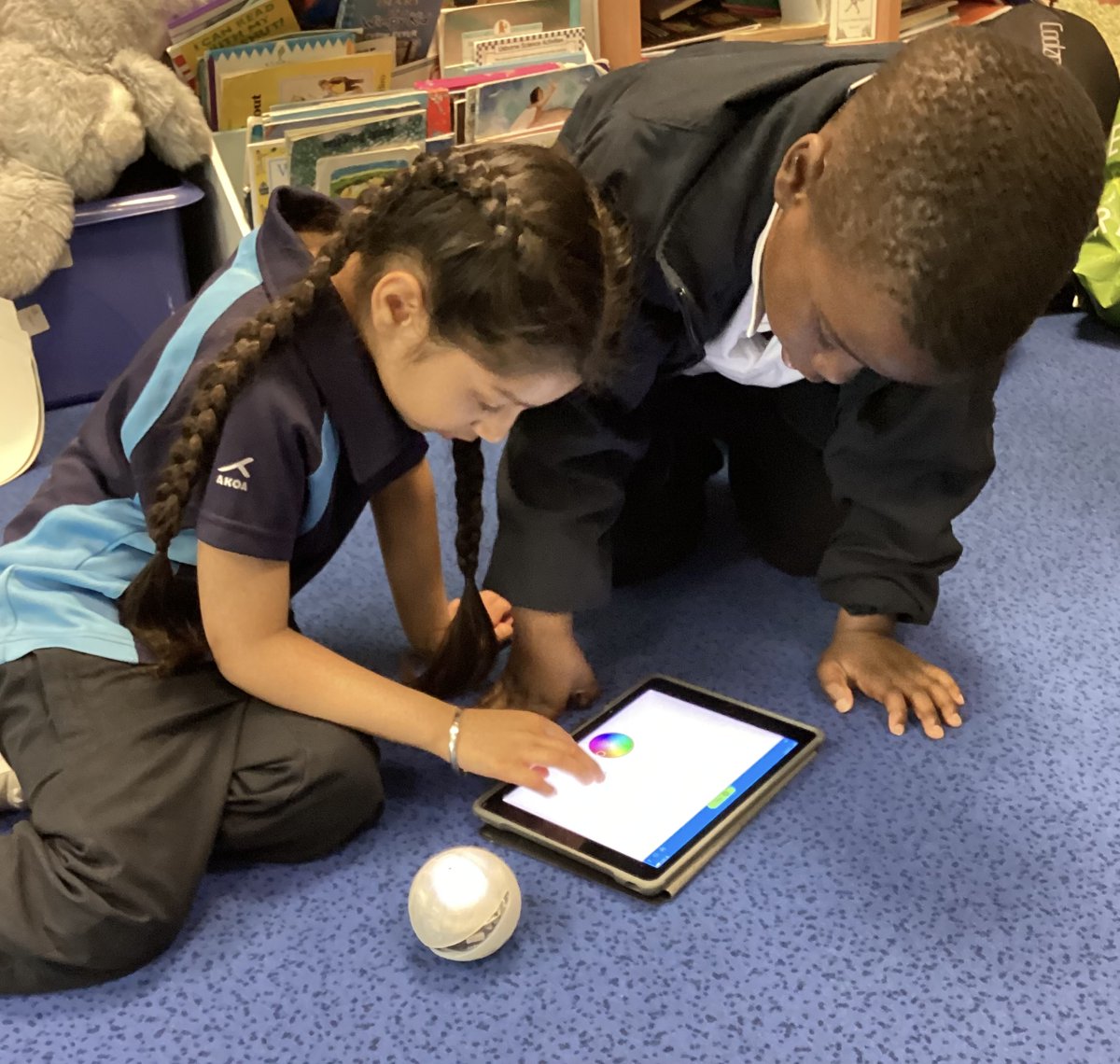 StainesPrepYr2's tweet photo. #StainesPrepYear2 had fun using @Sphero in their #StainesPrepMaths lesson as part of their Position and Direction topic. #StainesPrepDigitalLearning https://t.co/LN5Z1xJf3T