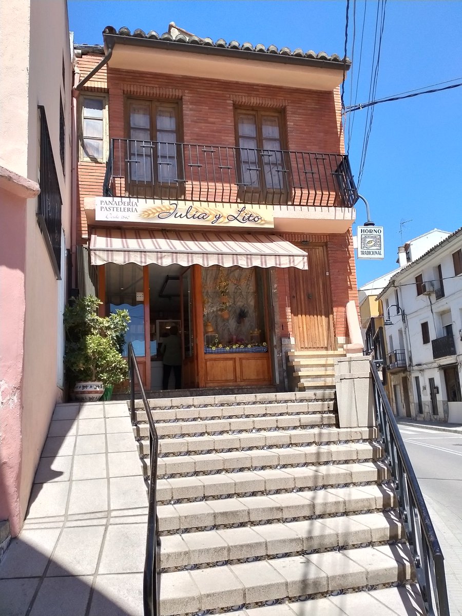 Bunolgraf's tweet photo. Rotulo fachada Panaderia Pasteleria Julia y Lito.
Gracias por confiar en nosotros. @_juliaylito #lahoyadebuñol #alborache #turismo https://t.co/MiyQRmHqfE