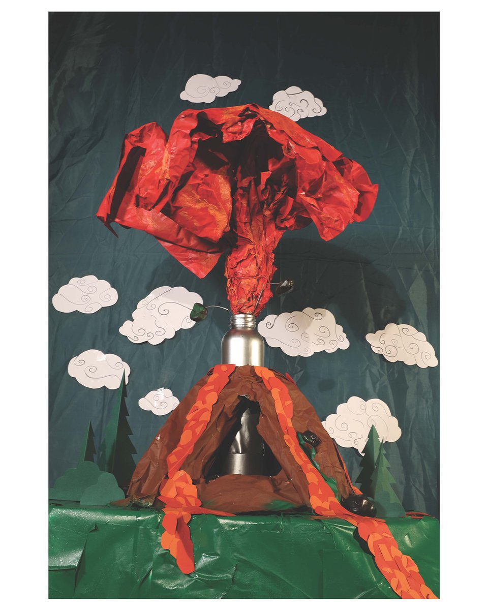 Cifacom's tweet photo. #Papercraft par Clara, Gabriel et Dylan, en 1ère année du Bachelor Design Graphique.

Le but de ce Papercraft était de promouvoir une gourde en aluminium, tout en mettant en avant l’aspect recyclable de cet objet. https://t.co/3Ao1oT878E