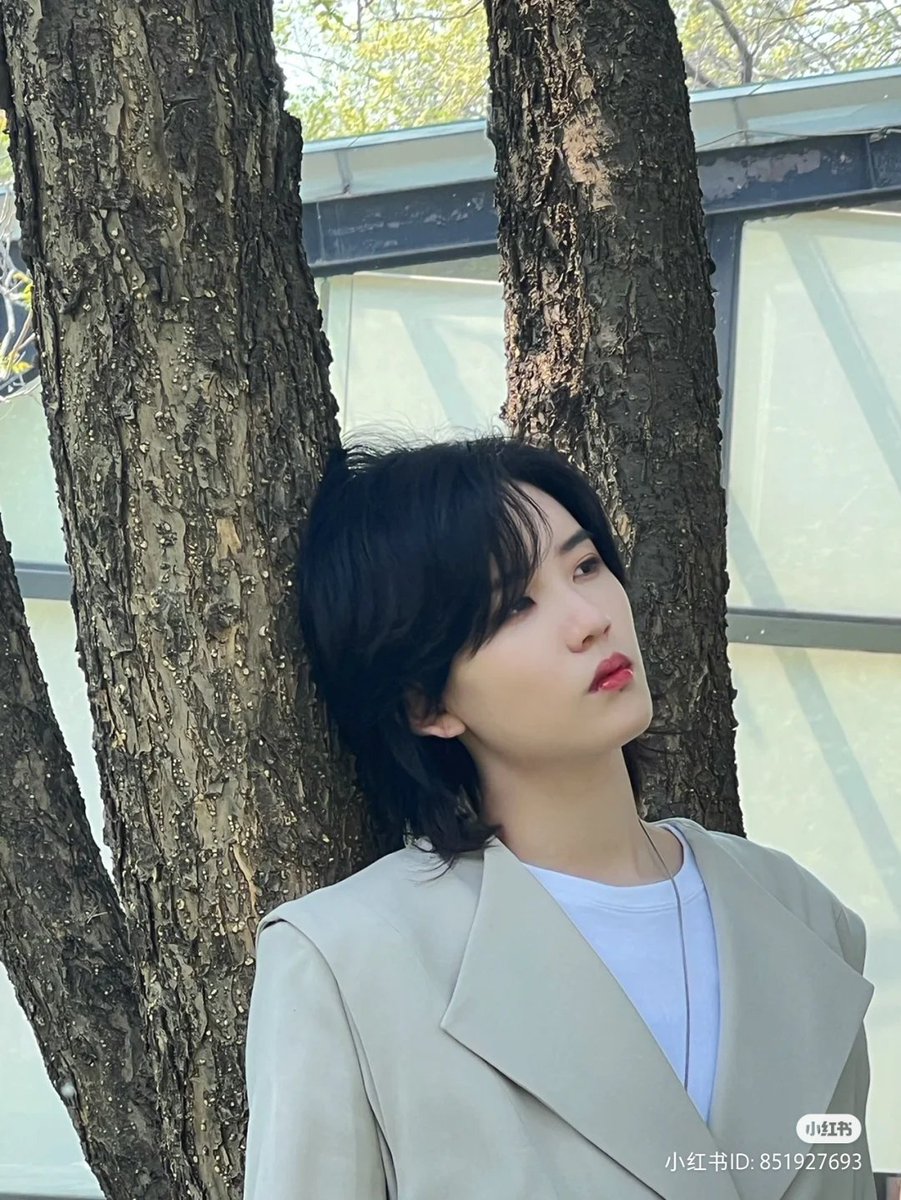 20220510

K Lu RED Update

"Title: It's the beginning of summer unknowingly ☀️

Caption: Listen to a song you like and kickstart this summer~ 🎶"

#陆柯燃 #陆柯燃k #klu #lukeran