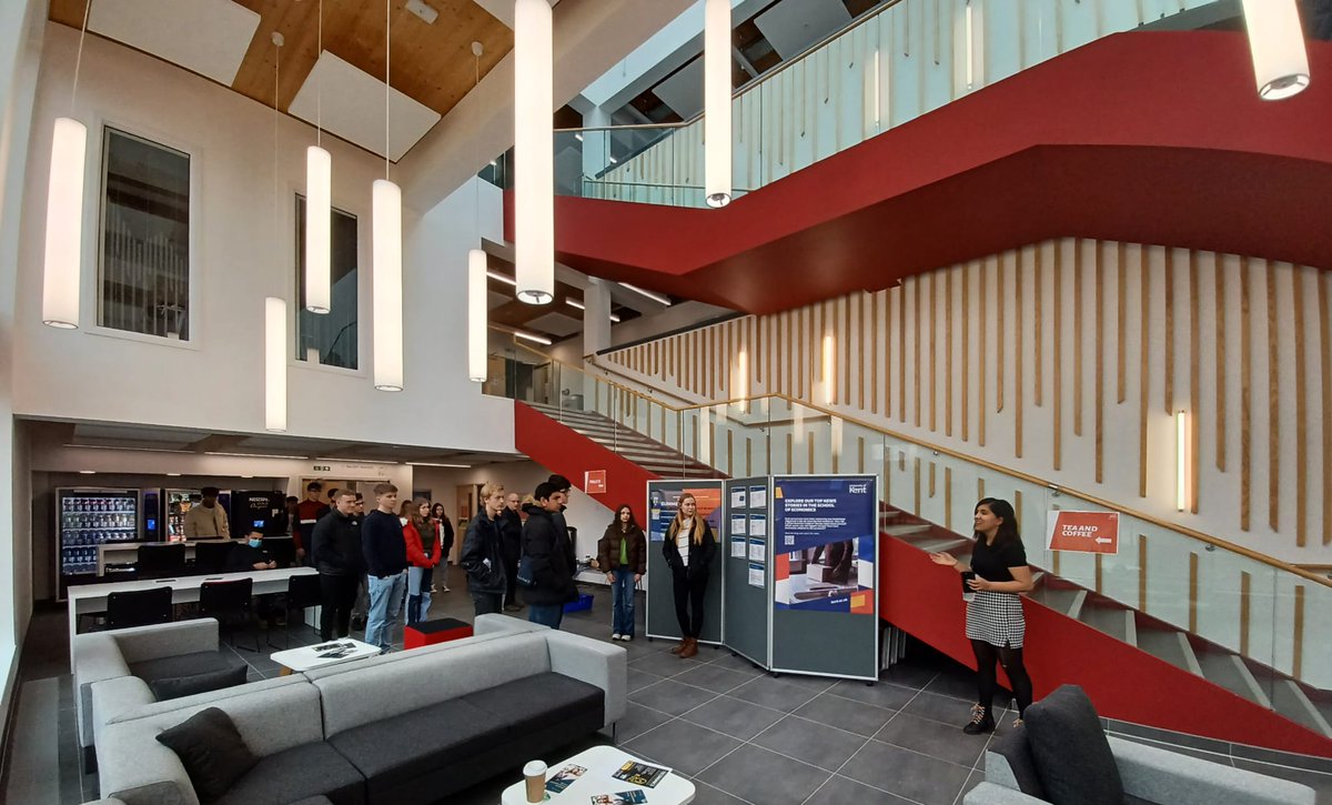 EconUniKent's tweet photo. 🤔 Anyone else wondered if the Kennedy architects based their stair on this emoji? 📈

@bondbryan https://t.co/MrrRS3kpXV