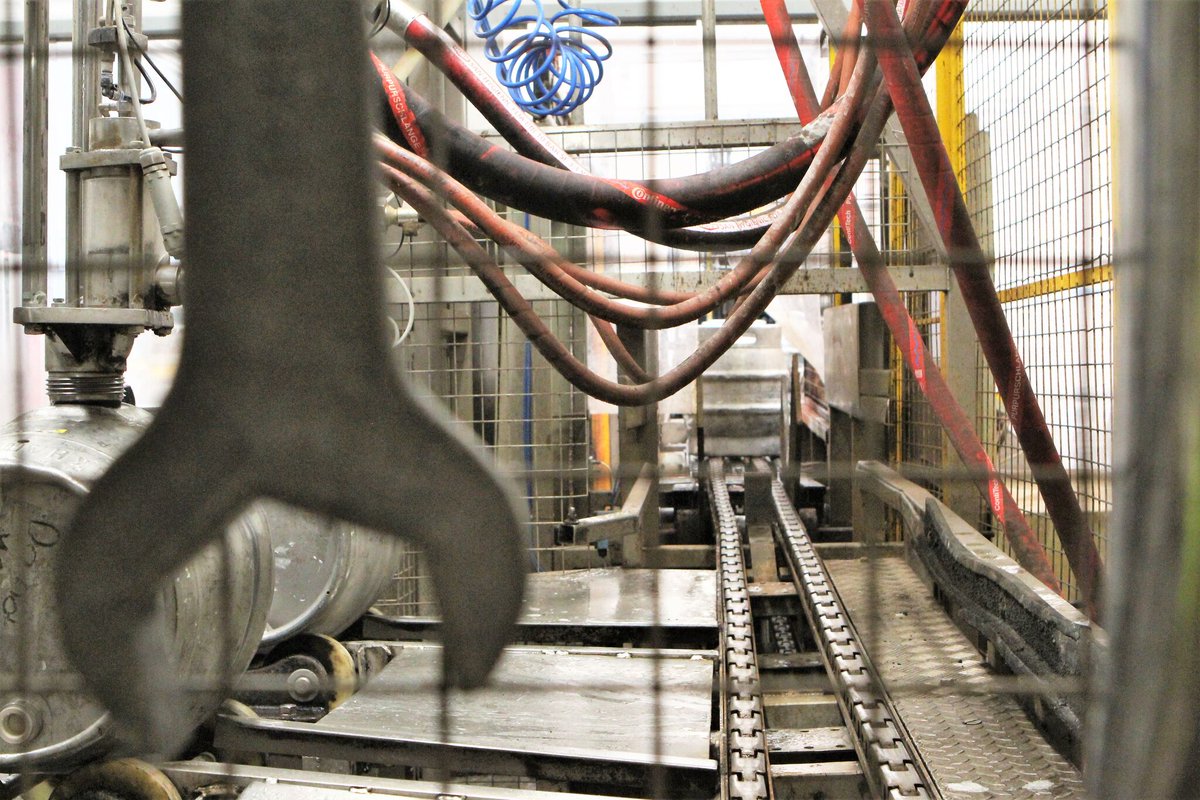 OakhamAles's tweet image. Deep behind the scenes! We are still looking for a temporary assistant brewer over the summer to support us with brewing volumes increasing. Could you be part of the Oakham Ales team?