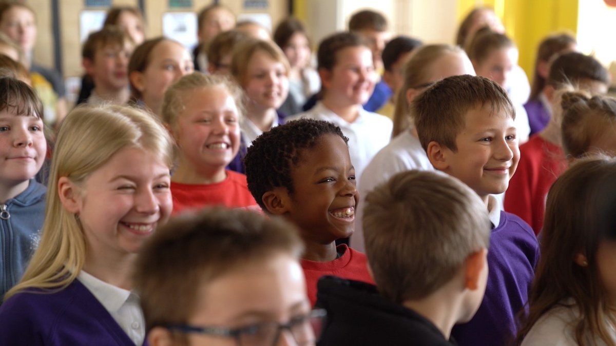 Local school children have used their voices to celebrate what they love about #Selby and the results sound amazing! The young people worked wth Sam Dunkley from <a href="/P_A_etc/">Performing Arts etc</a> Listen to the songs here exploreheartofyorkshire.co.uk/things-to-do/s…
Selby Stories is funded by
@selbyDC and <a href="/HistoricEngland/">Historic England</a>