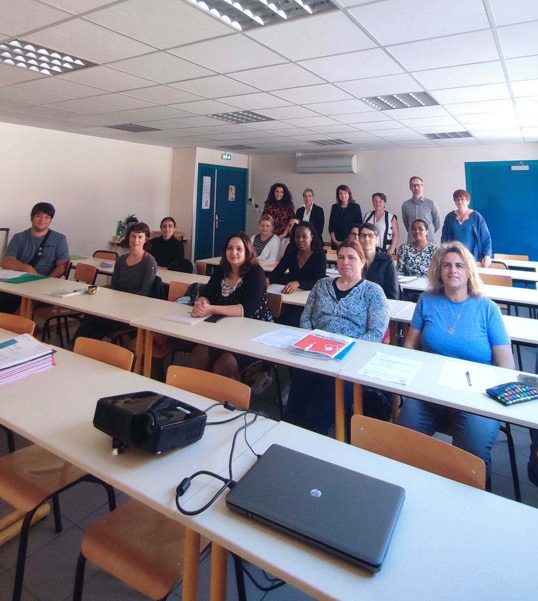 LaMut_fr's tweet photo. [🎓 Formation] Rentrée réussie pour les participants à la première session Mut' Class à HETIS à Nice ! 😄👌 L'objectif de cette #formation, en collaboration avec nos partenaires @poleemploi_06, l’Institut d’Enseignement Supérieur de Travail Social de Nice #HETIS... [1/4] https://t.co/jzeVZ0lvZZ