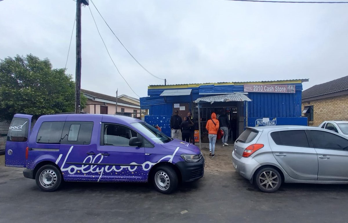 KazangAfrica's tweet photo. Kazang and @Hollywoodbets joined forces for activations in Khayelitsha last Friday! 🤩

Our teams will be in Kraaifontein East this Friday - keep an eye out, and come and say hello👋

#Hollywoodbets #KazangAfrica #ConnectingPotential https://t.co/QtT6SHH0ZA