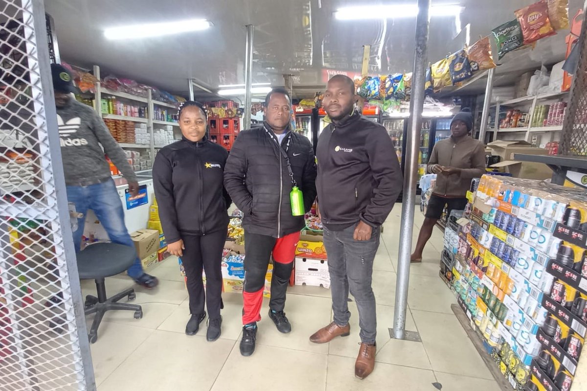 KazangAfrica's tweet photo. Kazang and @Hollywoodbets joined forces for activations in Khayelitsha last Friday! 🤩

Our teams will be in Kraaifontein East this Friday - keep an eye out, and come and say hello👋

#Hollywoodbets #KazangAfrica #ConnectingPotential https://t.co/QtT6SHH0ZA