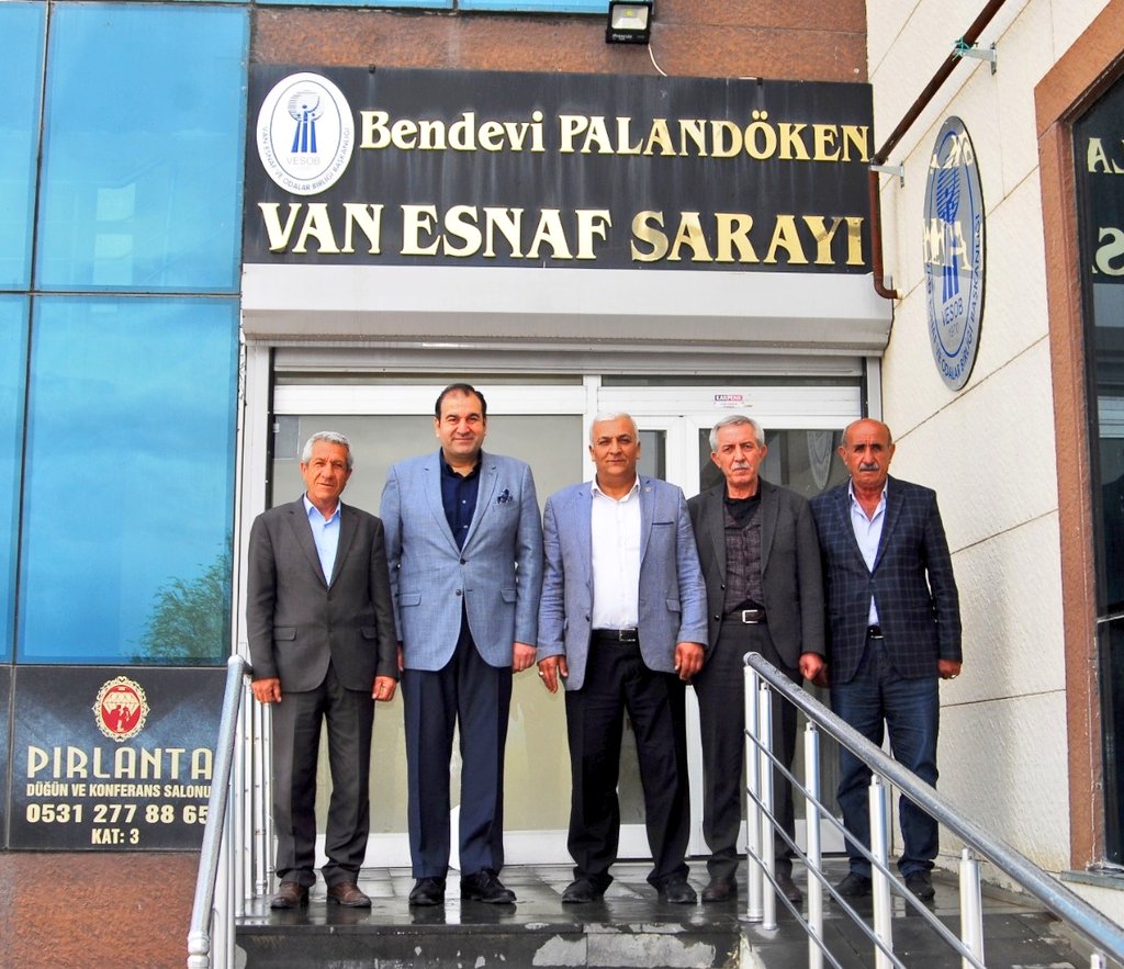 Van Demirciler Odası Bşk. Sn.<a href="/Kenanakalin2/">Kenan akalin</a> ağırladığı,
KOSGEB Van İl Müdürü Sn.<a href="/BilalEmreYoruk/">Bilal Emre YÖRÜK 🇹🇷</a> ve Müdür Yrd.  Sn. Abdulhadi Arvas, birlik başkanlığına seçilen başkanımız Sn.<a href="/isaberge65/">İsa Berge</a> ve Van Şoförler ve Otomobilciler Odası Bşk. Sn.<a href="/emin_tugrul/">Emin Tuğrul</a> hayırlı olsun ziyaretinde bulundu.