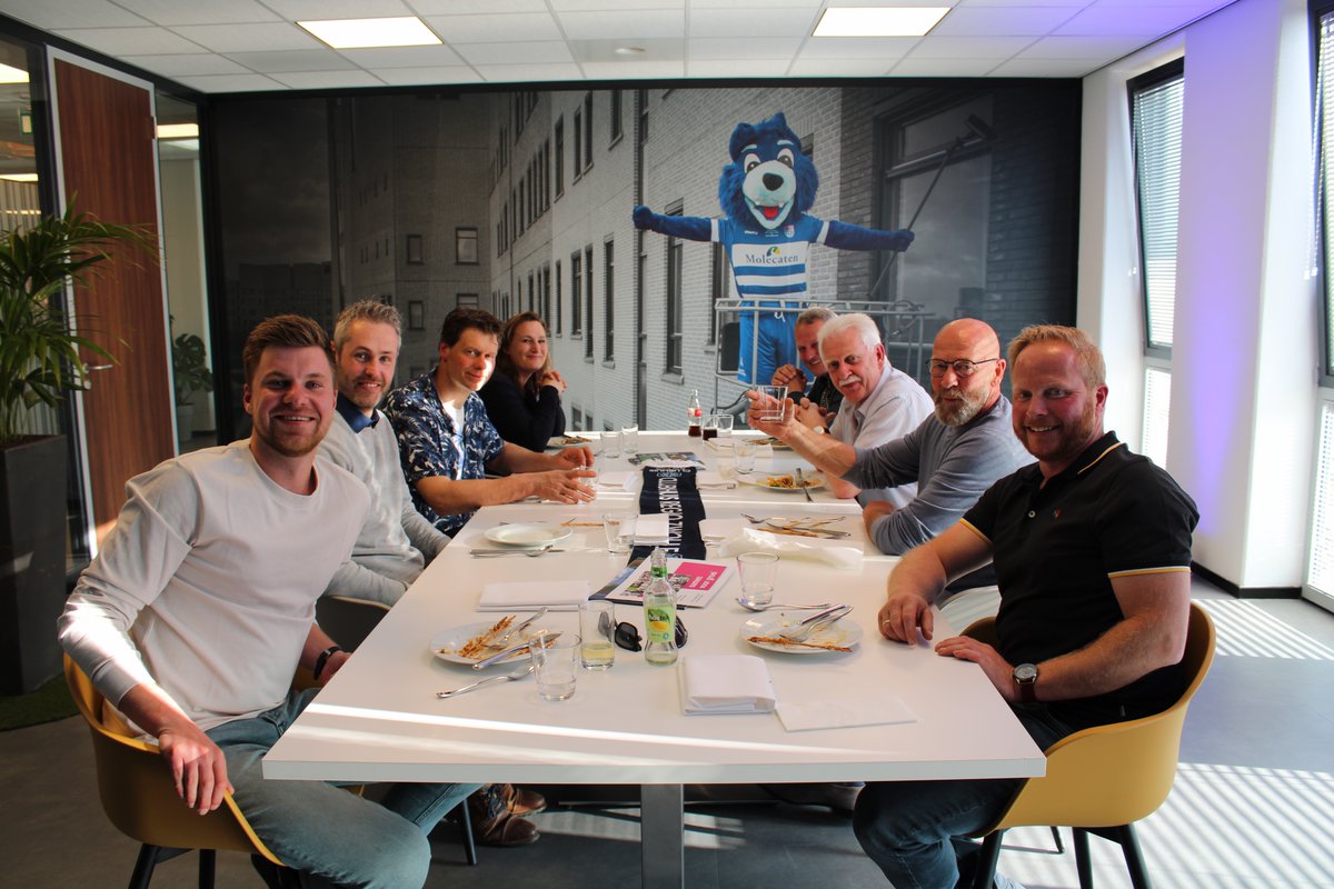 Smaakvolle Chef's Tables met maatschappelijk partners Kitcentrum, gemeente Oldebroek &amp; gemeente Elburg

Met collega-bestuurders &amp; ondernemers waren ze te gast bij PEC Zwolle - FC Utrecht in Clubhuis Regio Zwolle: bit.ly/ct-pec-utr

#peczwolle #regiozwolleunited #regiozwolle