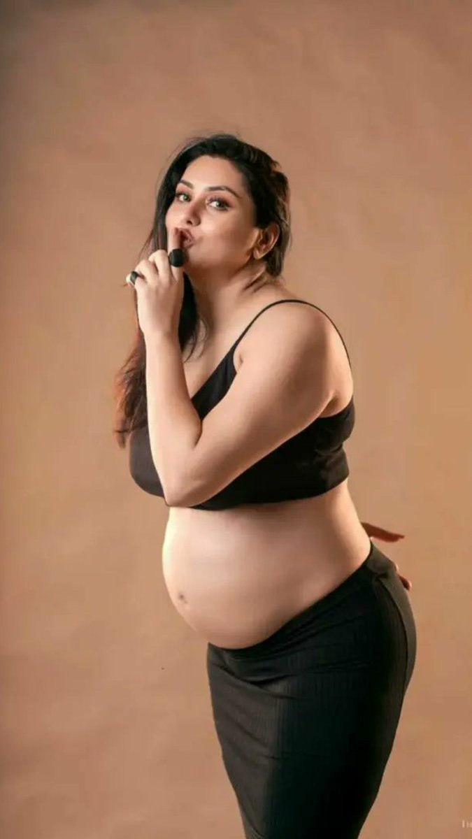 Birthday wishes to #Namitha and congratulations on her pregnancy 🤰

#HBDNamitha