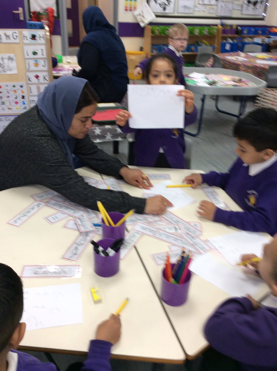 ECS_Keighley's tweet photo. It was fabulous to see so many parents of our nursery children for stay and play session.#50TTD #04makeyourmarks #11makingconnections #parentalengagement https://t.co/JuGhiMnr6V