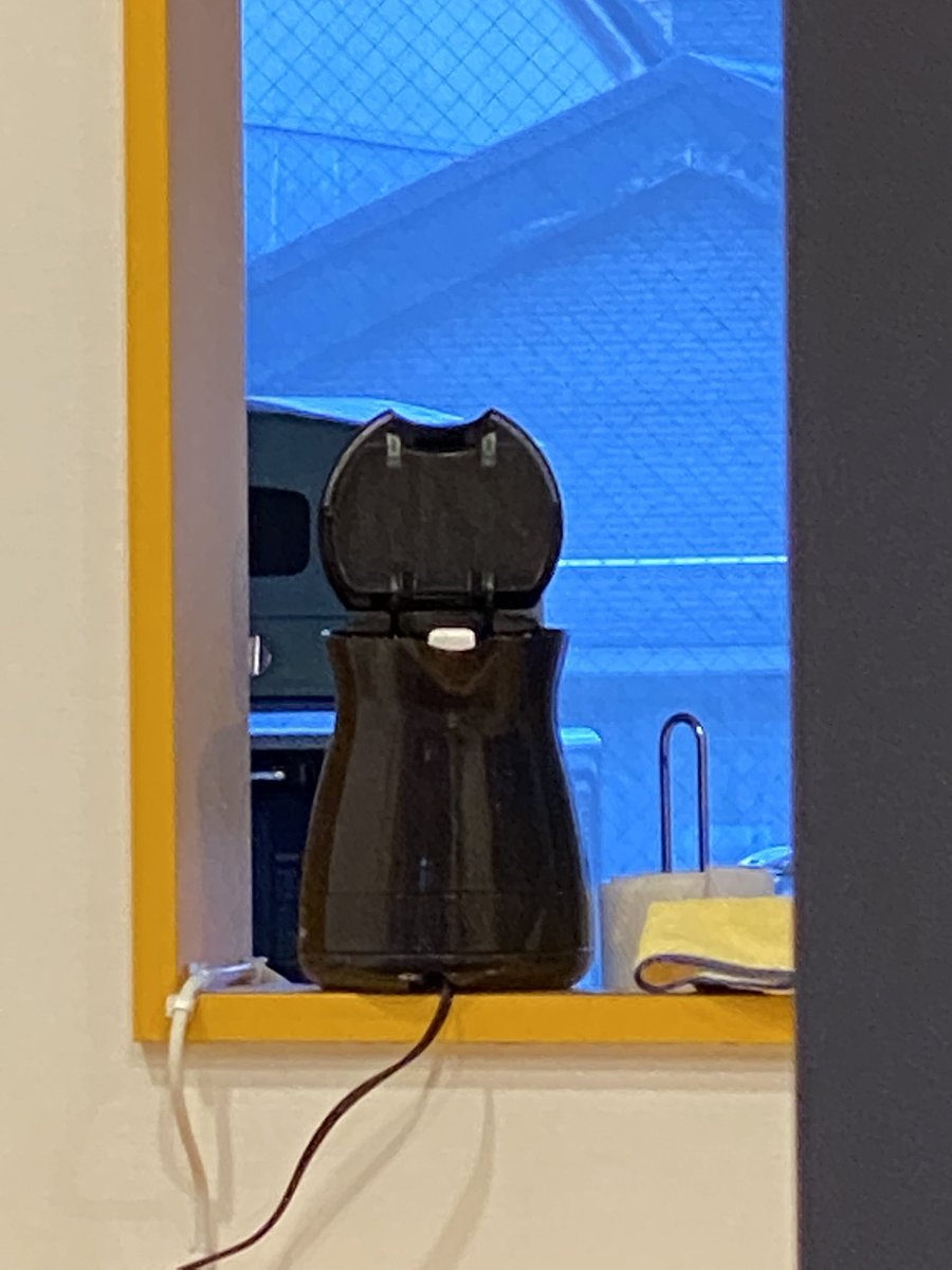 ウチのT-falさん

ちょっとネコっぽい。

それだけ。