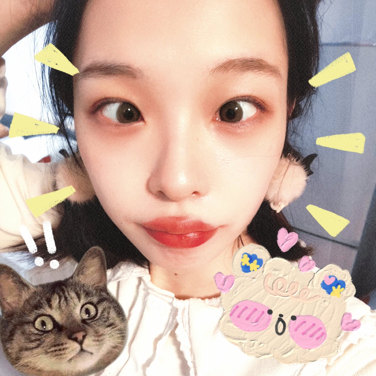 zangdehui's tweet photo. 之前和电波去吃饭时的打扮，穿了新买的裙子，回来的时候头发都被风吹乱了，像傻子一样啊……哈哈哈，希望电波可以追到科大帅哥吧，给她加油！😄 https://t.co/Y7v9FAlafT