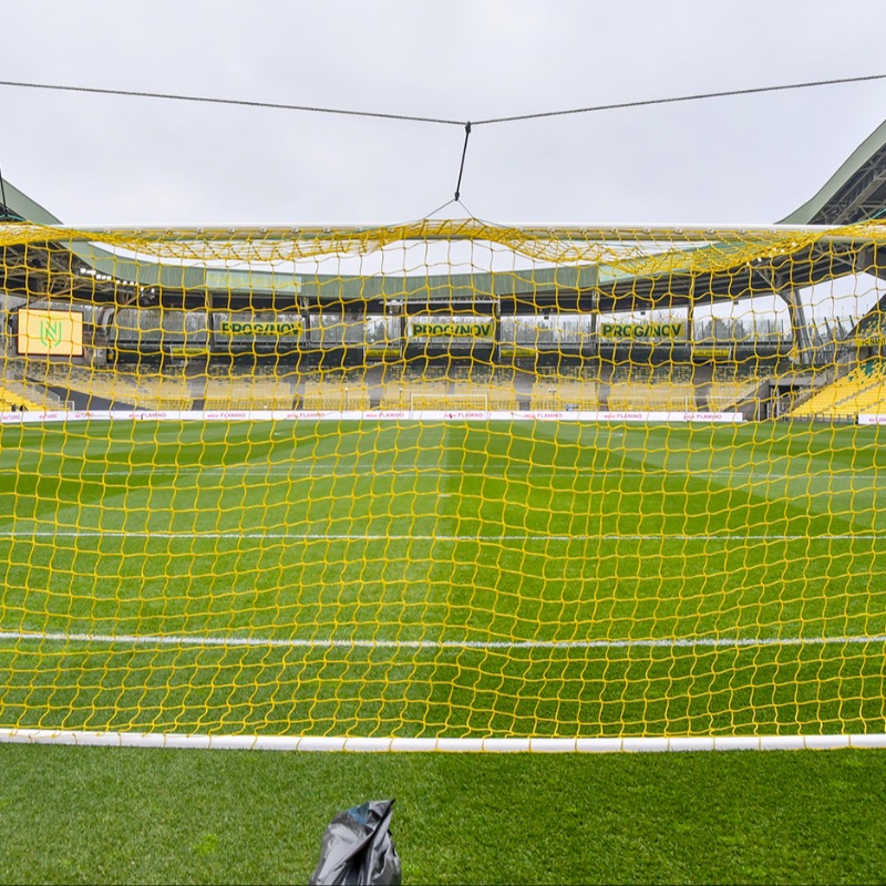FCNantes's tweet photo. 🚨#FCNSRFC

Suite à la décision de la @FFF de sanctionner le @FCNantes pour les 2 dernières rencontres de la saison, le Club a décidé de replacer les abonnés et d’annuler tous les billets ponctuels achetés en tribune Loire.

Consultez les différentes modalités de remboursement 👇