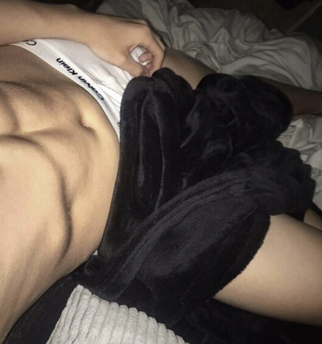 JoshDav272's tweet photo. Who wants me comment to remove clothing 😜😜🍆#TEENLEAK #gay #hornyinpublic #younggay #twink #suckit #fuckme https://t.co/t1IVBwWoGF