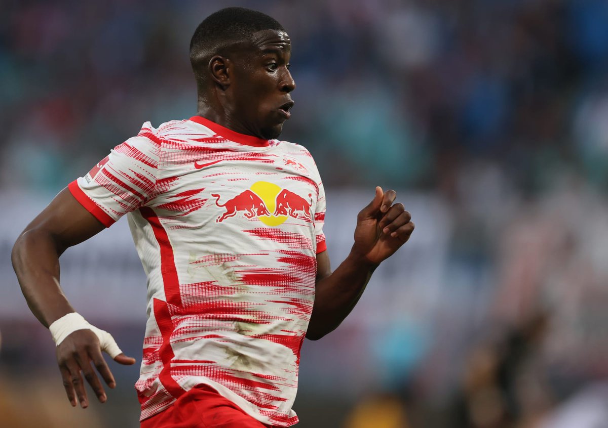skworldfootball's tweet photo. According to reports, PSG and Manchester United are both keeping tabs on RB Leipzig’s defender Nordi Mukiele! 🤔

#NordiMukiele🇫🇷 #RBLepzig #Manchesterunited #PSG https://t.co/kG6xYcj3ex